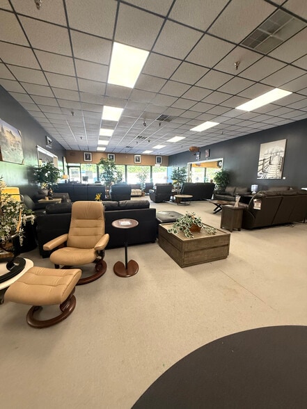 More Photos Of 97 Plaistow Rd, Plaistow Freestanding For Lease