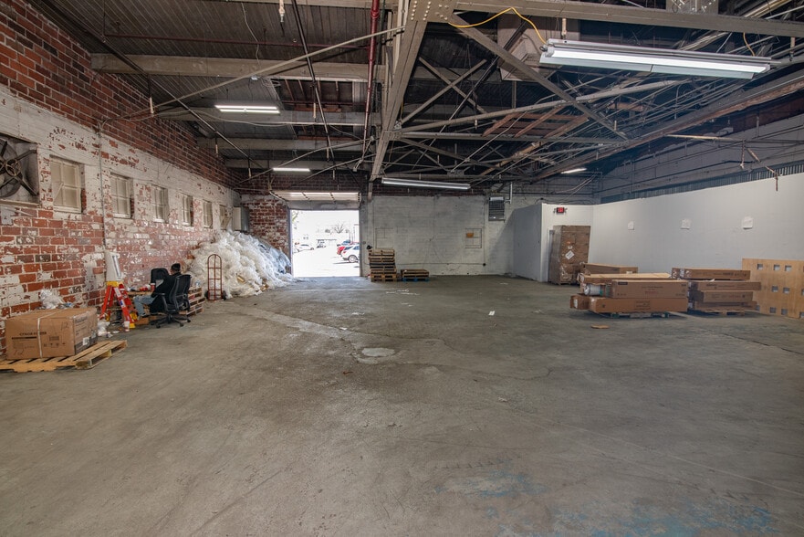 More Photos Of 4128 Hayward Ave, Baltimore Warehouse For Sale