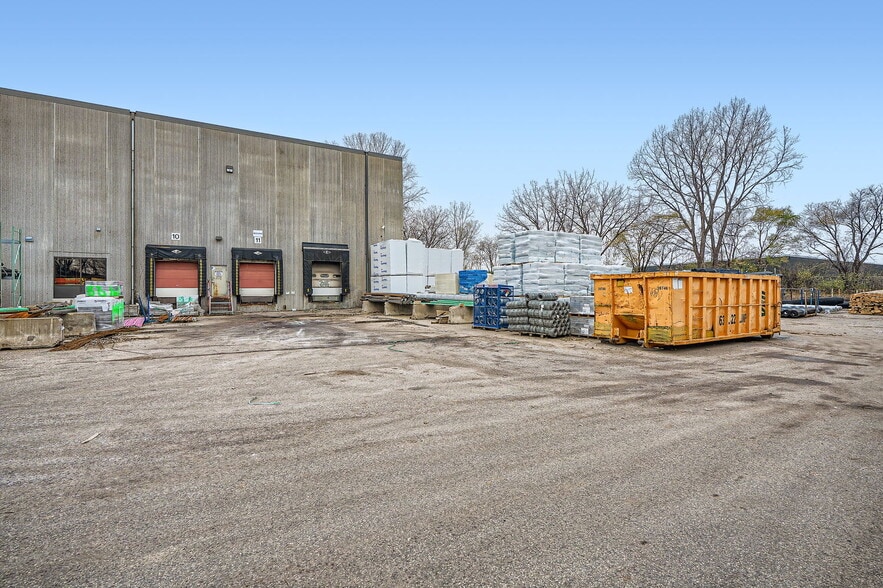 More Photos Of 2565 Kasota Ave, Saint Paul Distribution For Lease