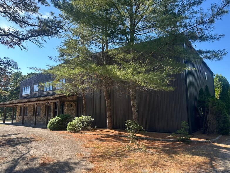 More Photos Of 22 A St, Edgartown Warehouse For Sale