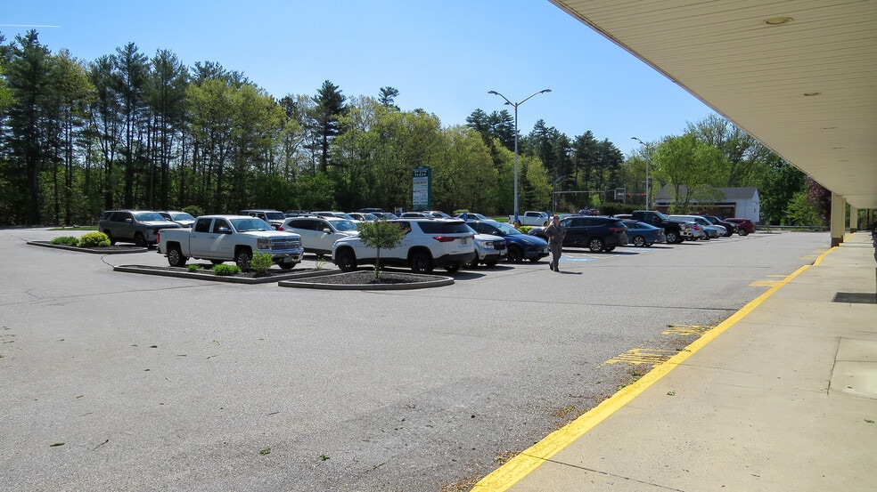 More Photos Of 2626 Brown Ave, Manchester Unknown For Lease