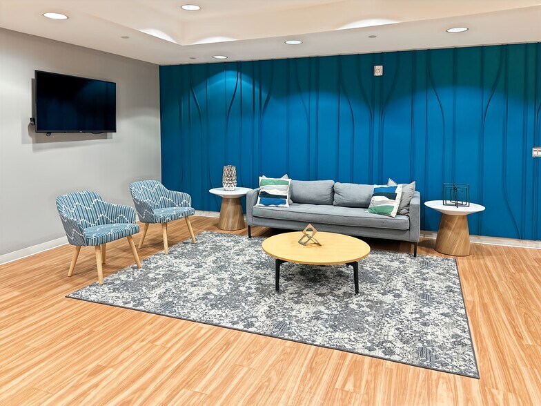 More Photos Of 6000 Fairview Rd, Charlotte Coworking Space