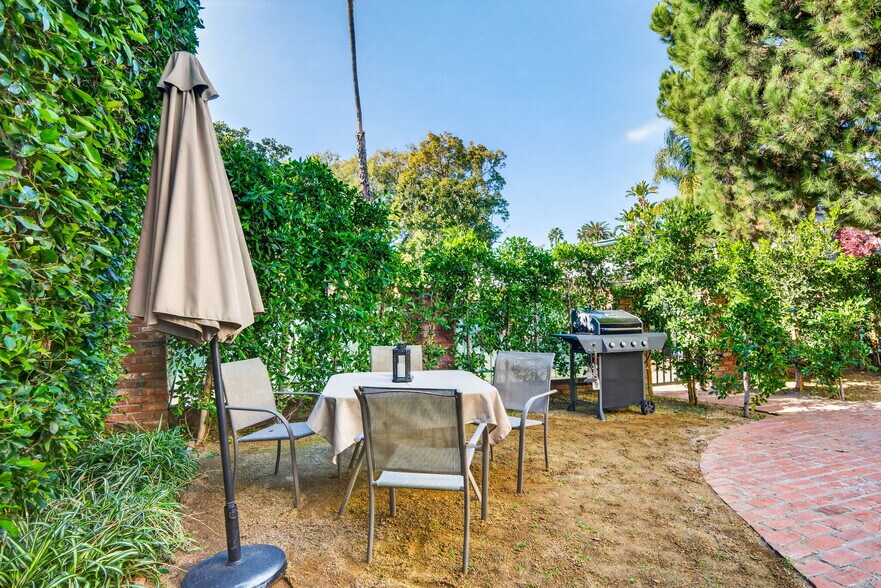 More Photos Of 822 Hayworth Ave, Los Angeles Apartments For Sale