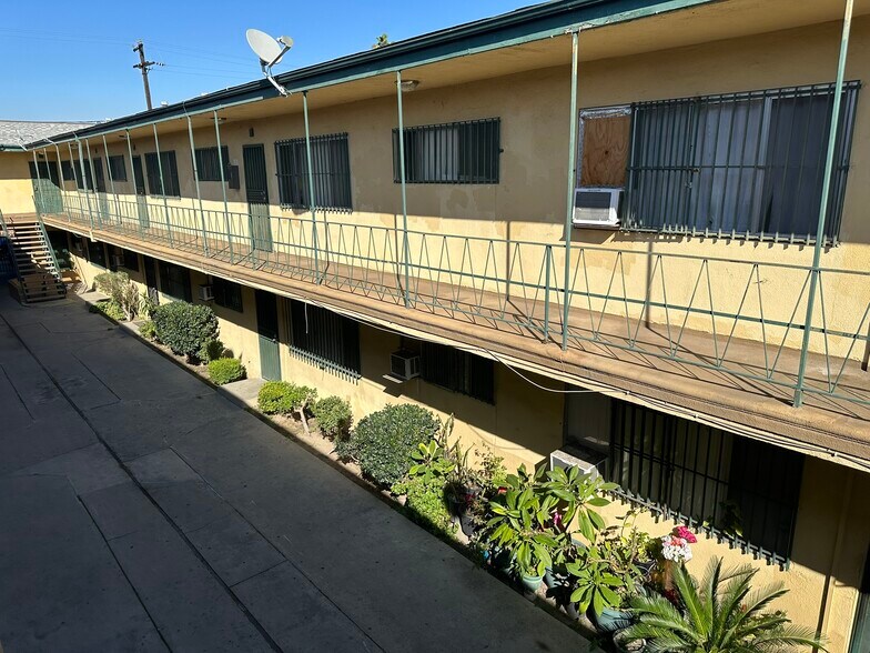 More Photos Of 5030 Santa Ana, Cudahy Apartments For Sale
