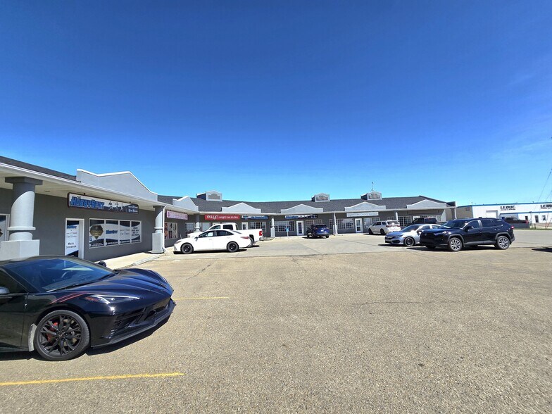 More Photos Of 6201 50th St, Leduc General Retail For Sale