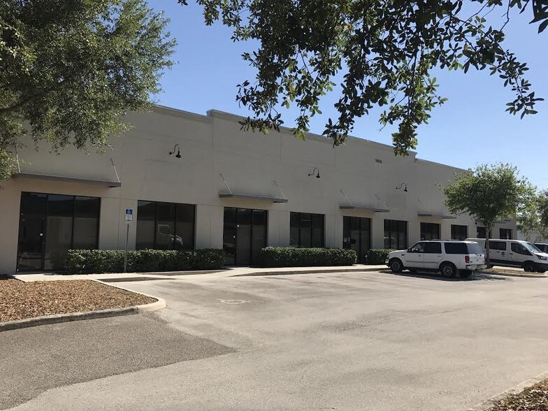 More Photos Of 1966 W New Hampshire St, Orlando Warehouse For Lease
