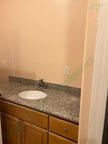 More Photos Of 1587-1595 Pomeroy Ave, Santa Clara Freestanding For Lease