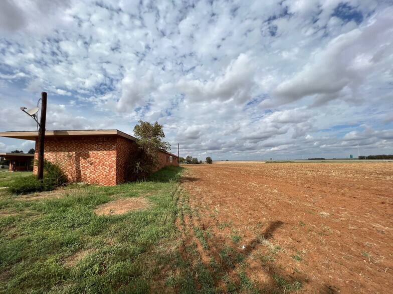 More Photos Of 2500 N Main St, Tahoka Hotel For Sale