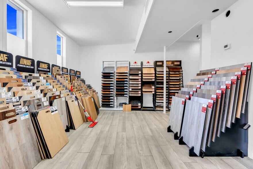 More Photos Of 120 Norfinch Dr, Toronto Manufacturing For Sale