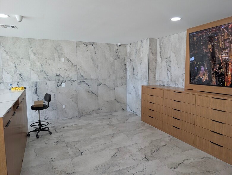 More Photos Of 1703 E Charleston Blvd, Las Vegas Freestanding For Sale