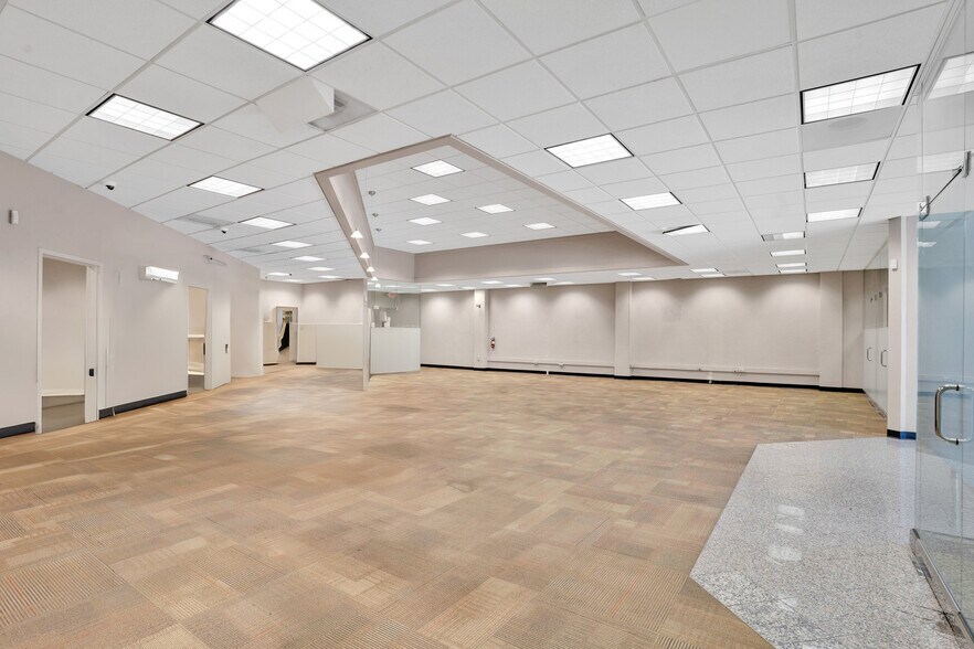 More Photos Of 780 Laurel St, San Carlos Bank For Lease