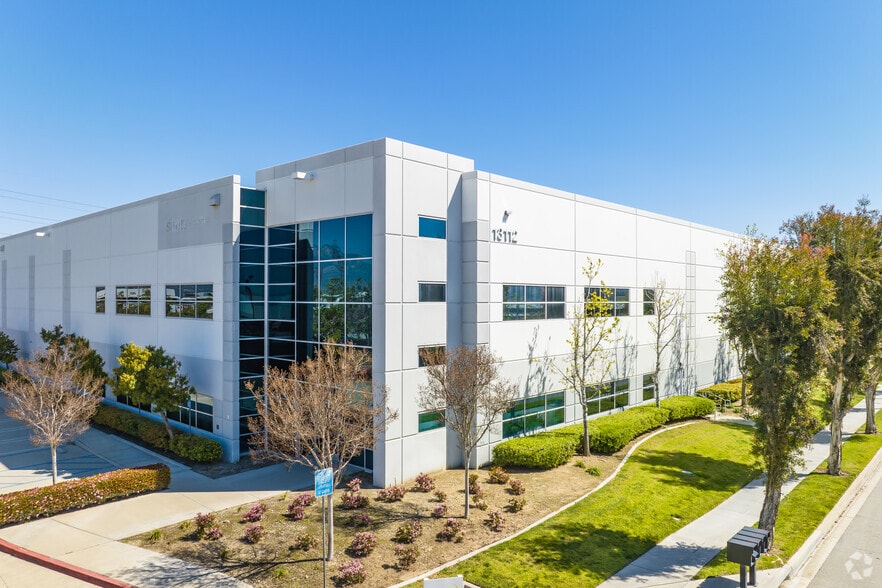 Primary Photo Of 13112 Santa Ana Ave, Fontana Warehouse For Lease