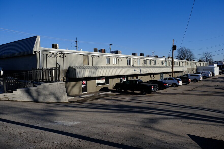 More Photos Of 1-15 Village Plz, Arnold Unknown For Lease