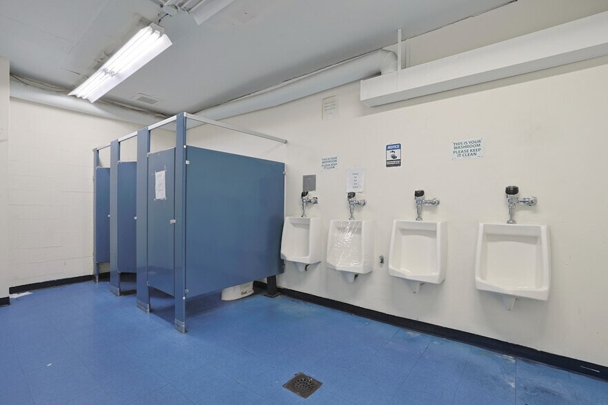 More Photos Of 1 Lawton St, Yonkers Manufacturing For Sale