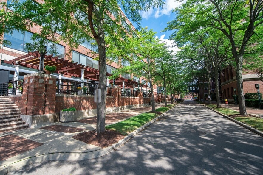 More Photos Of 300 River Place, Detroit Office For Lease