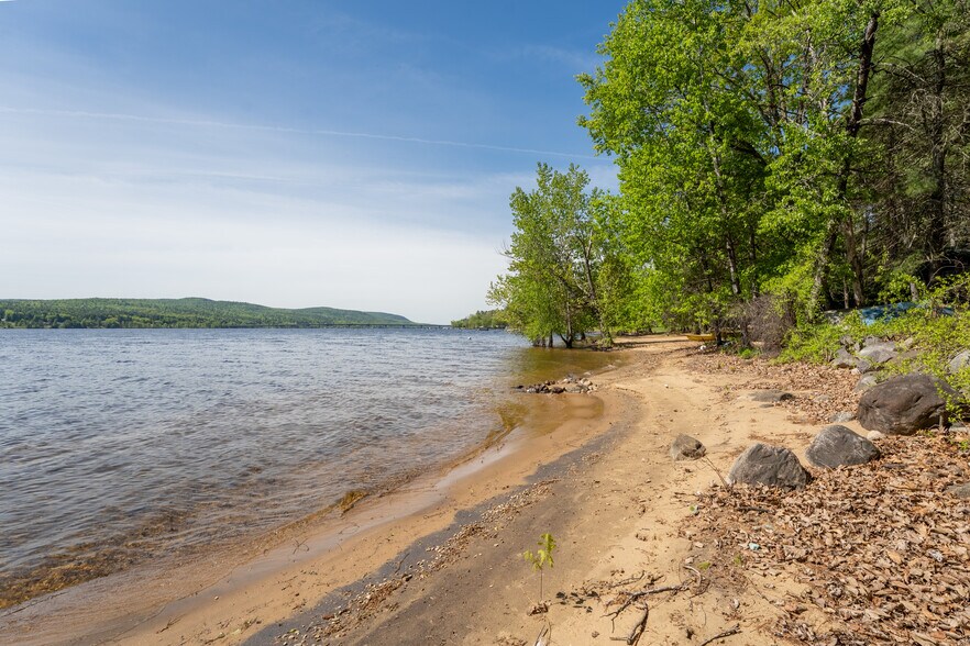 More Photos Of 224 N Shore Rd, Hadley Hotel For Sale