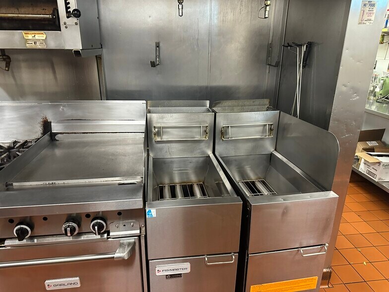 More Photos Of 132 Keller St, Petaluma Restaurant For Sale