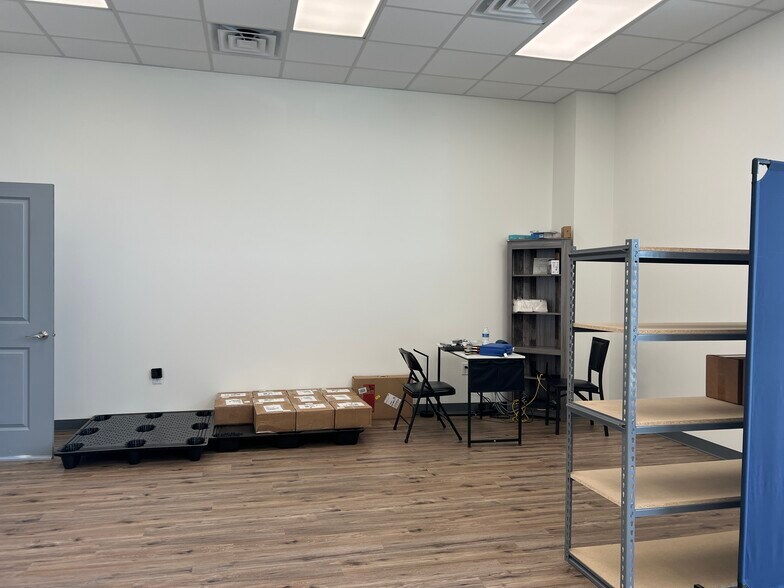 More Photos Of 4227 S Main St, Stafford Light Manufacturing For Lease