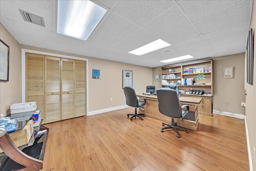 More Photos Of 6187 NW 167th St, Miami Lakes Office For Sale