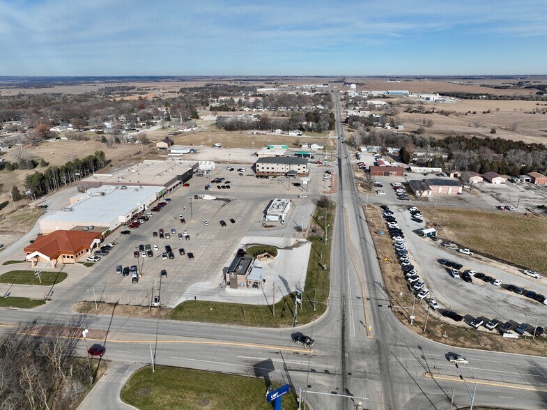 More Photos Of 1409 K St, Fairbury General Retail For Sale
