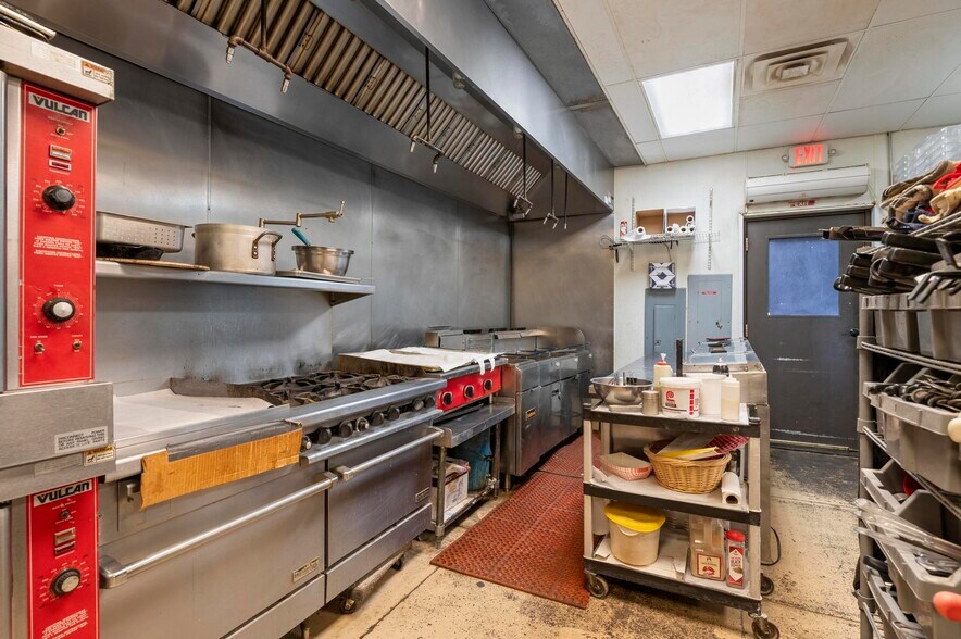 More Photos Of 412-414 Main St, Windom Restaurant For Sale