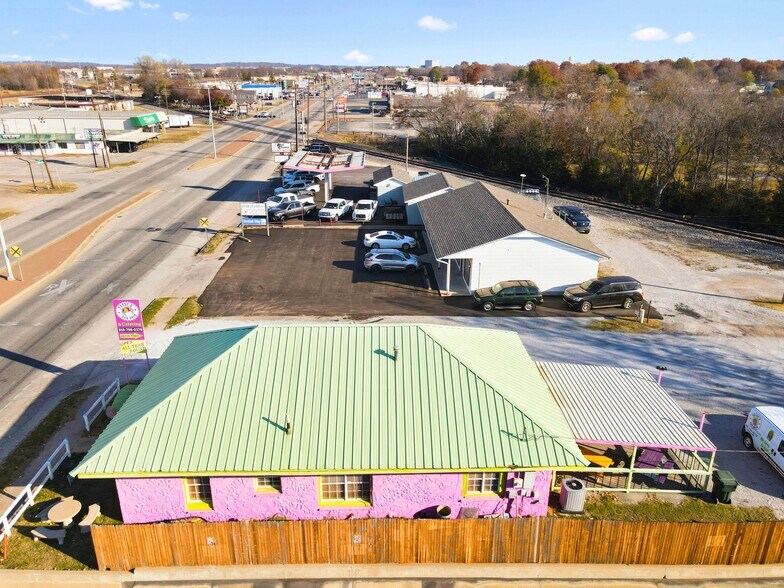 More Photos Of 510 N Lynn Riggs Blvd, Claremore Office Residential For Sale