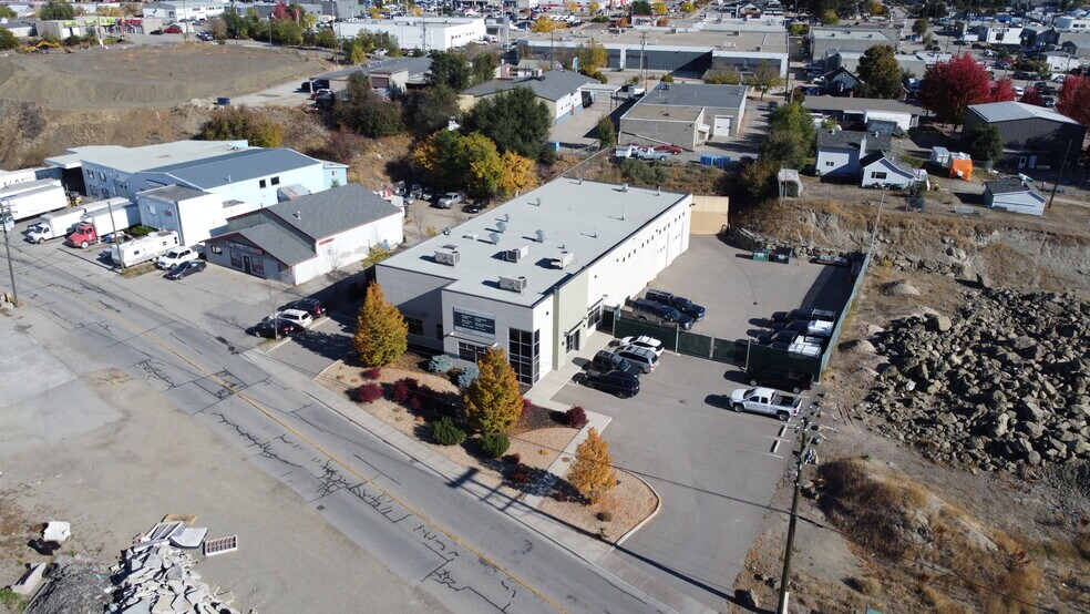 More Photos Of 4501 31 St, Vernon Office For Sale