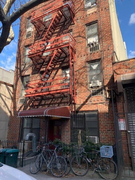 More Photos Of 105 Luquer St, Brooklyn Apartments For Sale