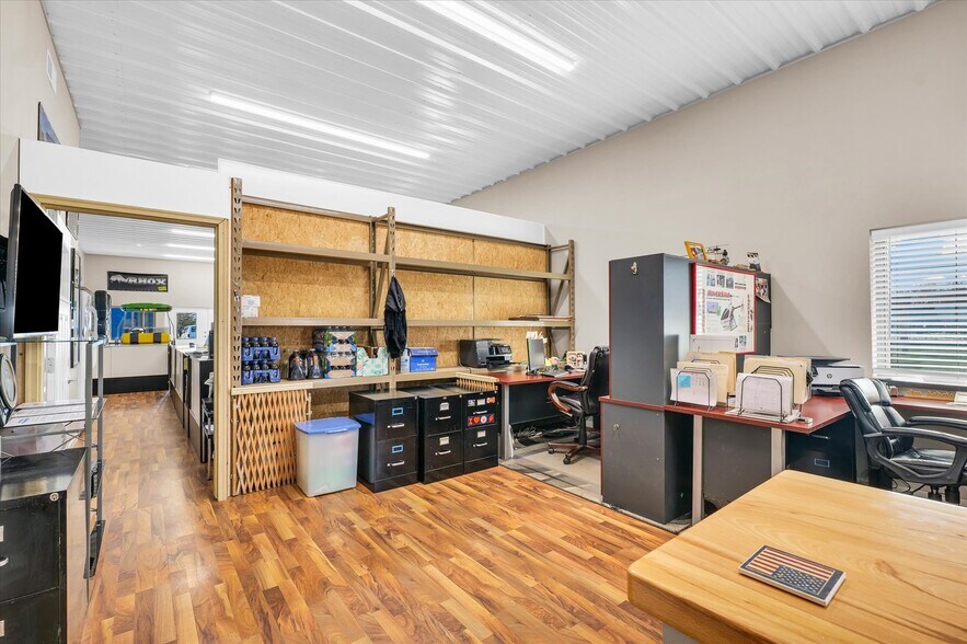 More Photos Of 109 Front St, Mansfield Industrial For Sale