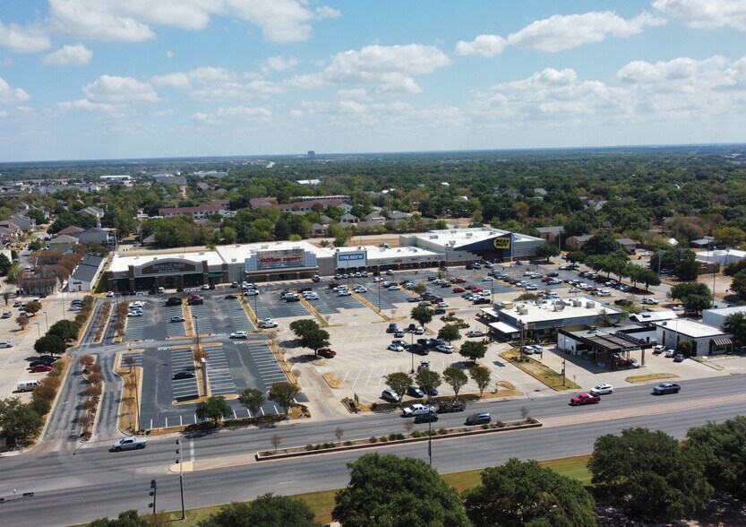 More Photos Of 711-805 Texas Ave S, College Station Unknown For Lease