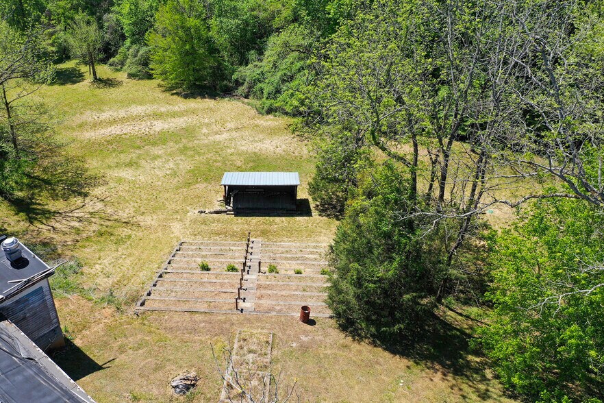 More Photos Of 5174 Rockford Rd, Dobson Freestanding For Sale