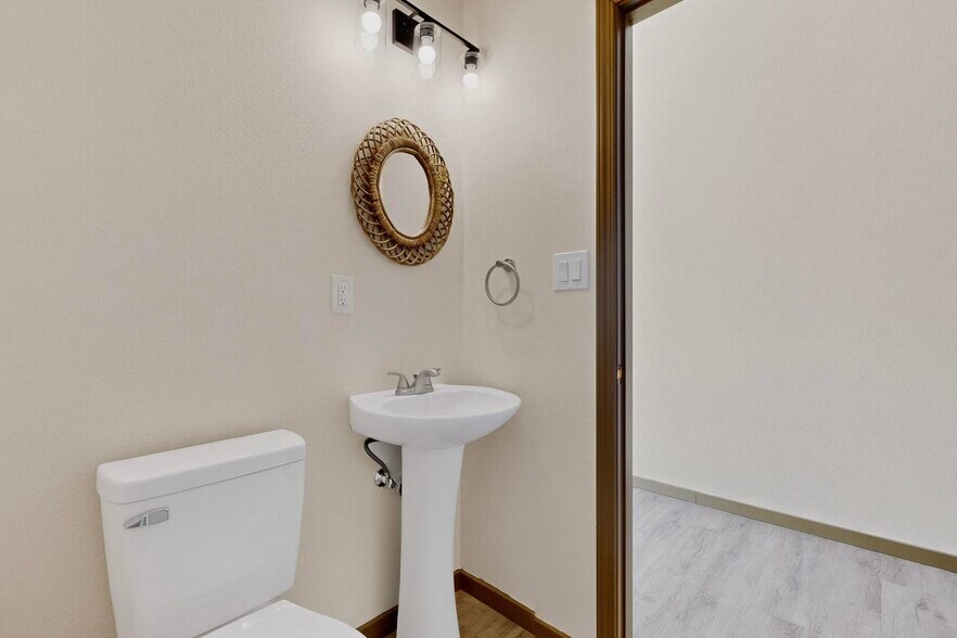 More Photos Of 9368 Valley View Dr NW, Albuquerque Apartments For Sale