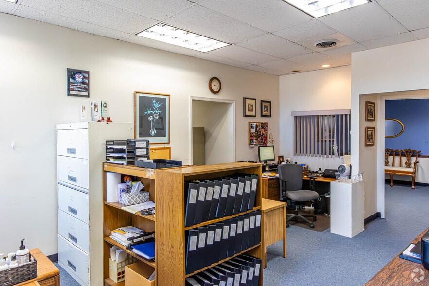 More Photos Of 2444 Morris Ave, Union Township Office For Lease