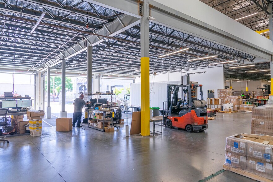 More Photos Of 1801 E 41st St, Los Angeles Industrial For Lease