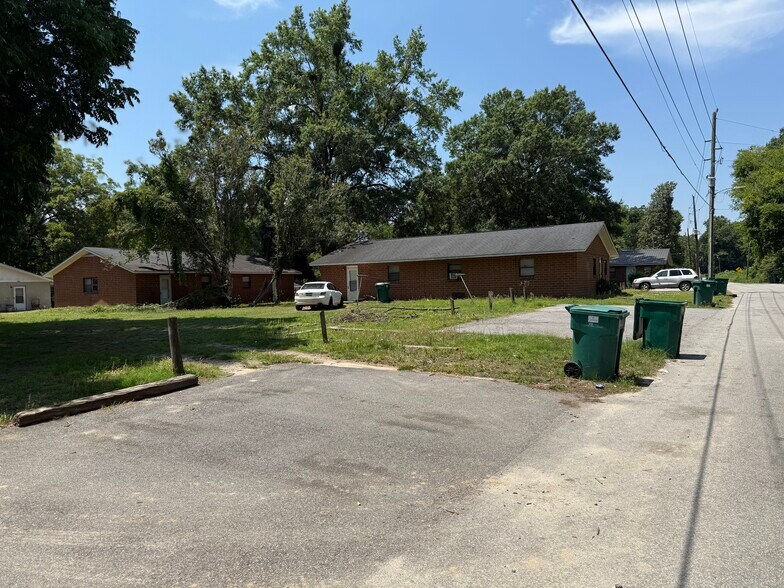 More Photos Of 104 Raley St, Cheraw Apartments For Sale