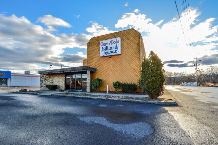 More Photos Of 59 S Wyoming Ave, Edwardsville Freestanding For Lease