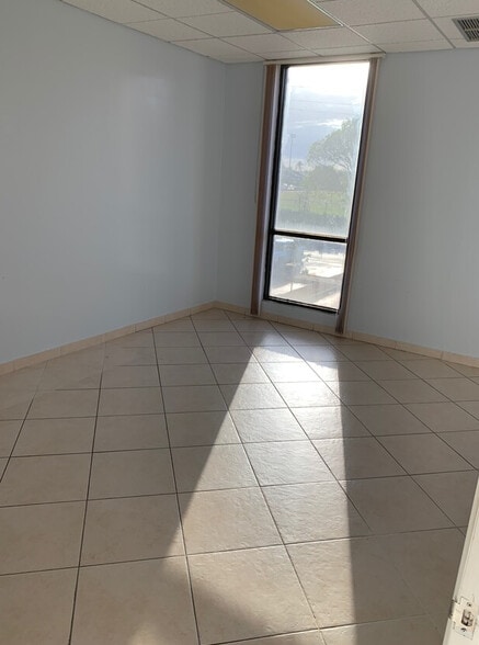 More Photos Of 5333 N Dixie Hwy, Oakland Park Medical For Lease