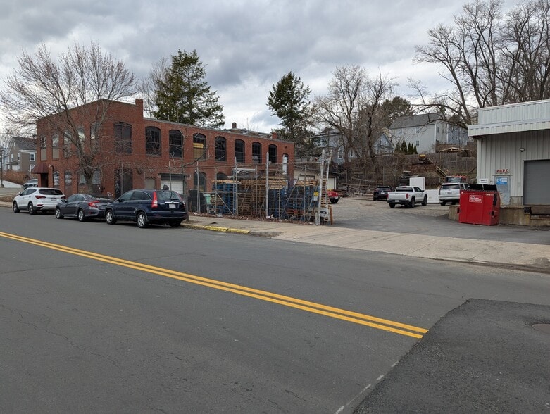 More Photos Of 291 River St, Haverhill Warehouse For Lease