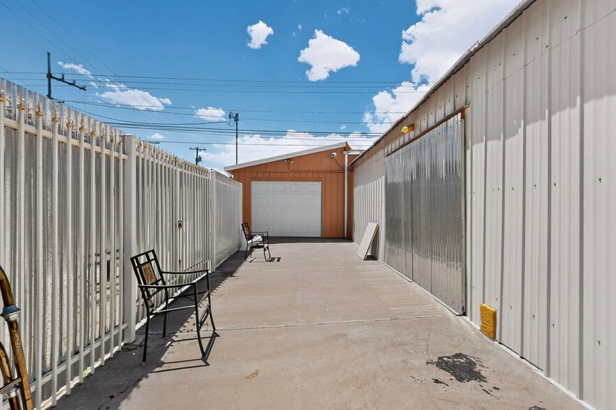 More Photos Of 2906 4th St NW, Albuquerque Warehouse For Sale