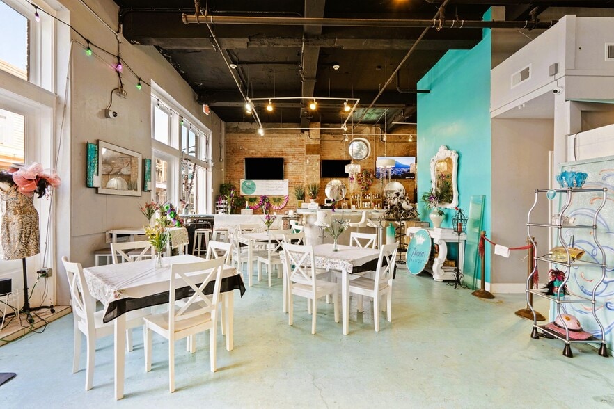 More Photos Of 202 25th St, Galveston Restaurant For Sale