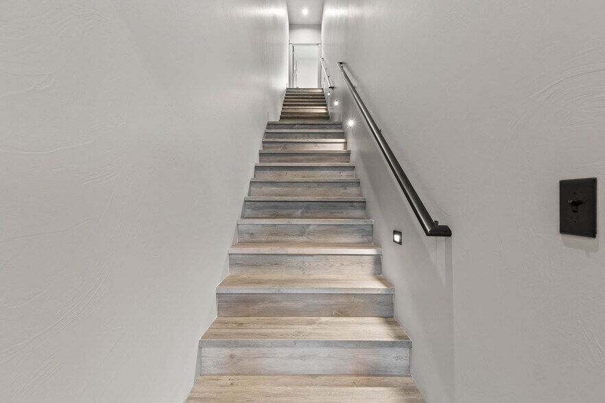 More Photos Of 204 Fletching way, Belgrade Showroom For Sale