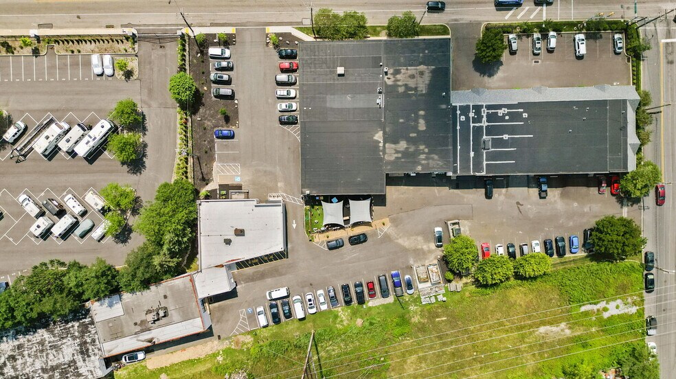 More Photos Of 1101 Ivy Hill Rd, Philadelphia Light Distribution For Lease