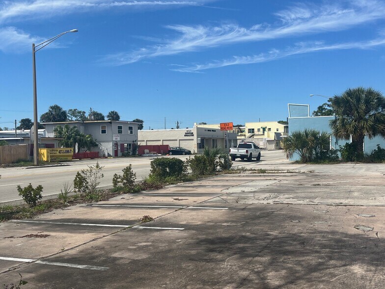 More Photos Of 1006 21st St, Vero Beach Light Manufacturing For Lease
