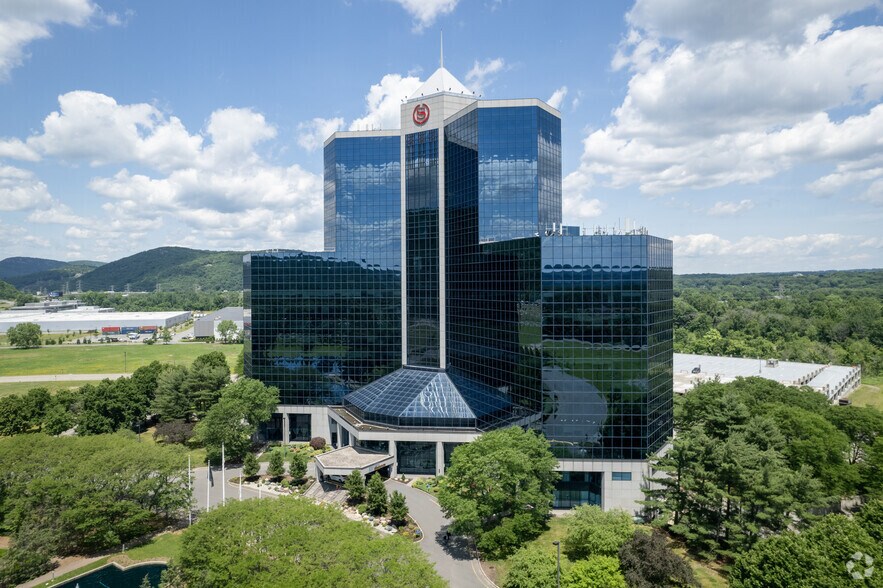 More Photos Of 1 International Blvd, Mahwah Office For Lease