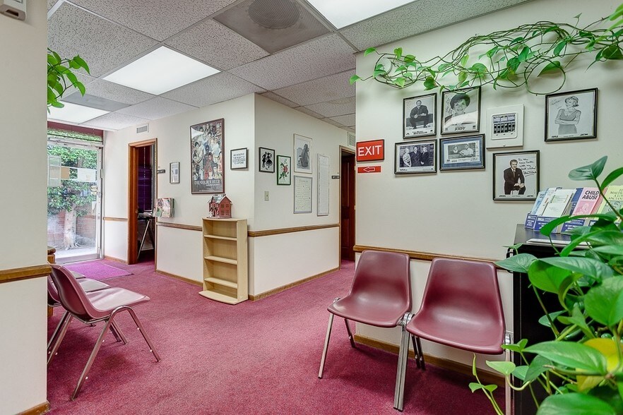 More Photos Of 8512 Whitworth Dr, Los Angeles Loft Creative Space For Lease