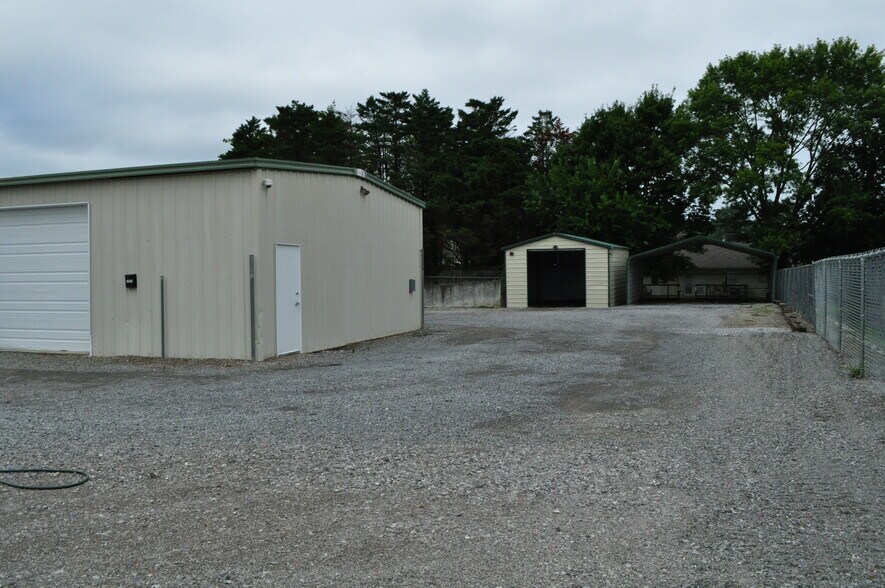 More Photos Of 2333 W Emory Rd, Powell Industrial For Sale
