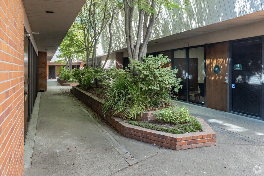 More Photos Of 1300 Ethan Way, Sacramento Office For Lease