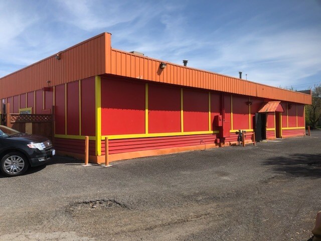 More Photos Of 2425 Oak St, Baker City Restaurant For Sale