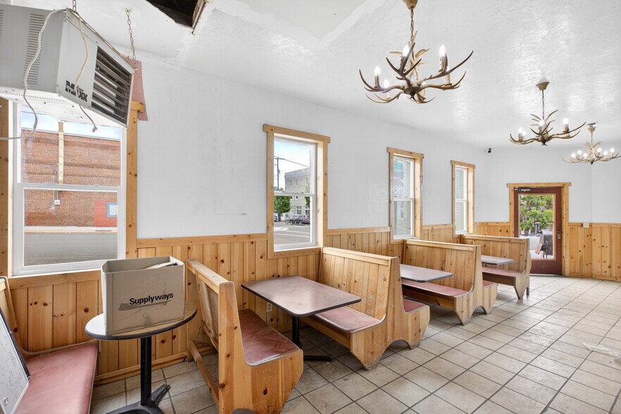 More Photos Of 100 Main St, Moro Specialty For Sale