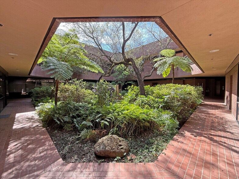 More Photos Of 1160 N Dutton Ave, Santa Rosa Office For Sale